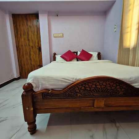 Le Cadillac Bungalow Puducherry Eksteriør billede