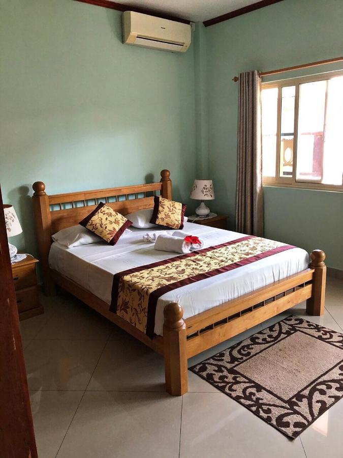 Le Cadillac Bungalow Puducherry Eksteriør billede