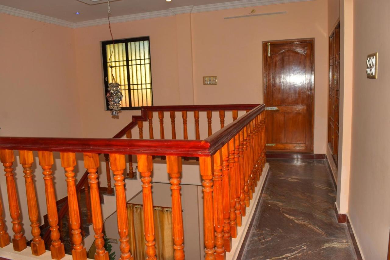 Le Cadillac Bungalow Puducherry Eksteriør billede